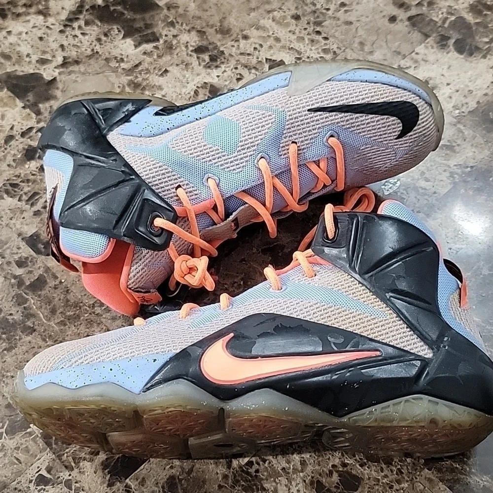 Nike Lebron James Easter Light Blue Sunset Glow Black Shoes youth Sz 6